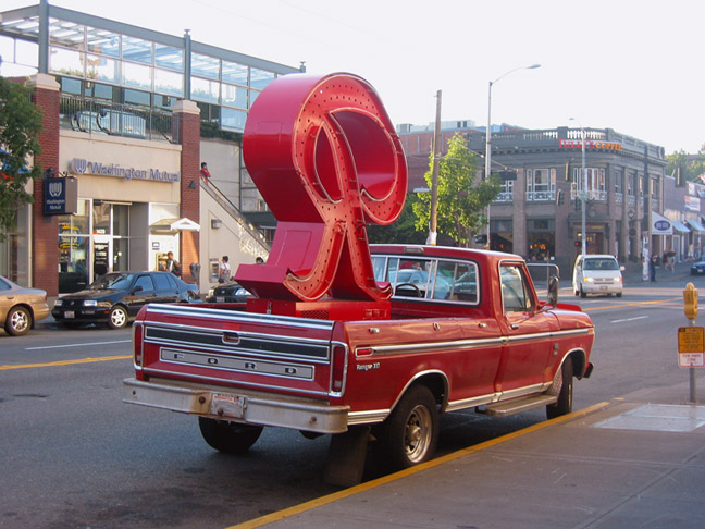 rainier_s2 Rainer beer 'S' in pickup